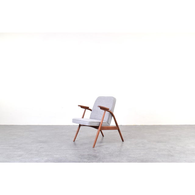 This very rare armchair model B6028 was produced in the 1960s in Poland by Fabryka Mebli Giętych in Radomsko, which also...