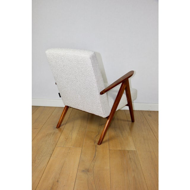 Vintage B-310 Var Lounge Chair in White Structural Bouclé, 1970s For Sale - Image 4 of 9