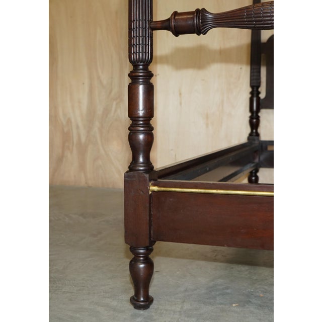 Early 19th Century American Federal 4-Poster Bed with Carved Pillars in Hardwood, 1800s For Sale - Image 5 of 18