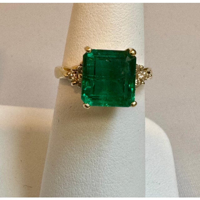 Natural 3.5 Ct Emerald Cut Emerald & 0.30 Carat Diamond Ring 14 Kt Yellow Gold For Sale - Image 9 of 18