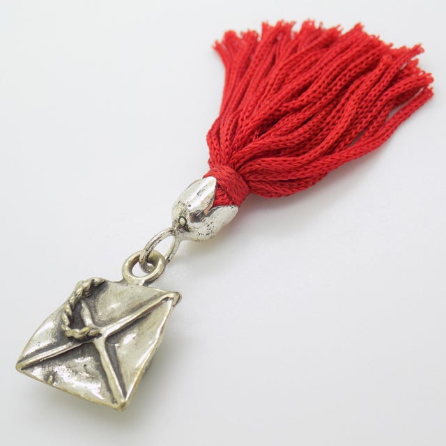 1990s Vintage Italian Handmade Genuine Silver & Red Tassel Academic Hat Mortarboard Miniature Charm For Sale - Image 5 of 10