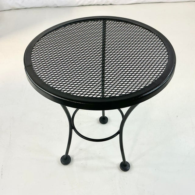 Mid-Century Boho Chic Atomic Mesh Patio Side Table, Woodard Attributed For Sale - Image 9 of 10