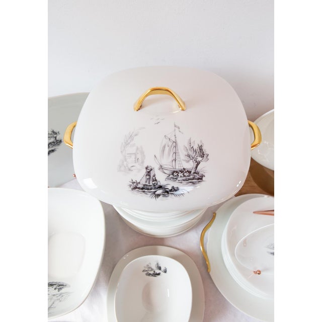 1960s French Porcelain Dinner Service with Grisaille Scenes from Limoges Raynaud, 1960s, Set of 38 For Sale - Image 5 of 9