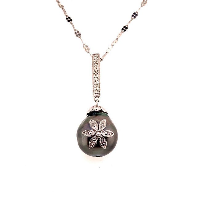 Metal Diamond Tahitian Pearl Necklace 18k Gold Certified For Sale - Image 7 of 9
