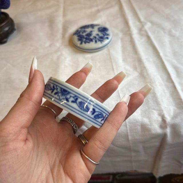 Chinoiserie 1970s Small Ceramic Chinoiserie Blue and White Dish With Matching Lid For Sale - Image 3 of 5