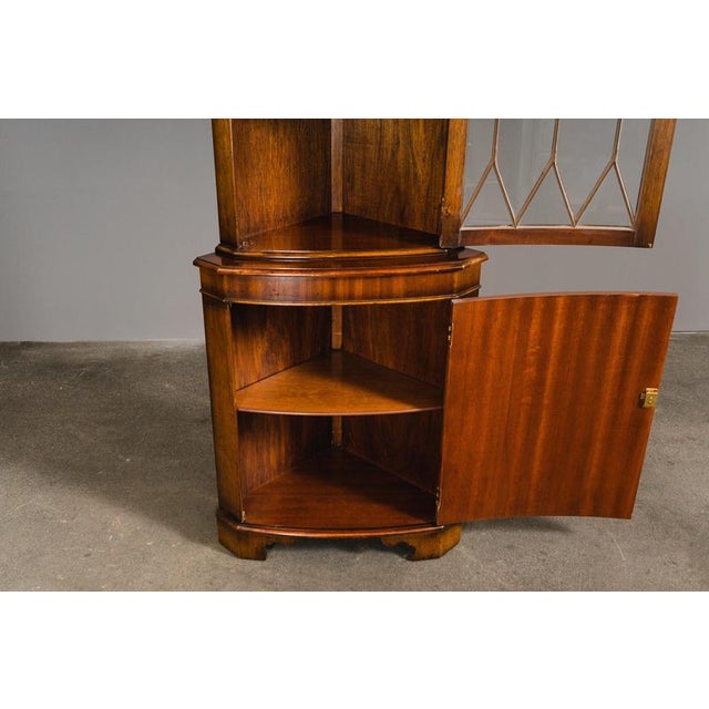 English Style Corner Cabinet in Wood For Sale - Image 13 of 18