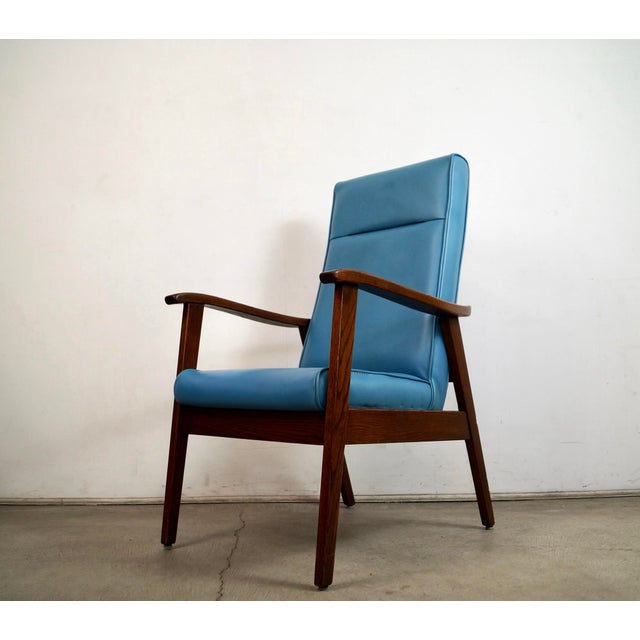 Mid-Century Modern 1960’s Mid-Century Modern Paoli Lounge Armchair For Sale - Image 3 of 12