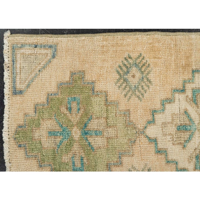 Early 21st Century Turkish Mini Rug Oriental Hand Knotted Vintage Rug 1'5" x 2'9" #21096 For Sale - Image 5 of 8