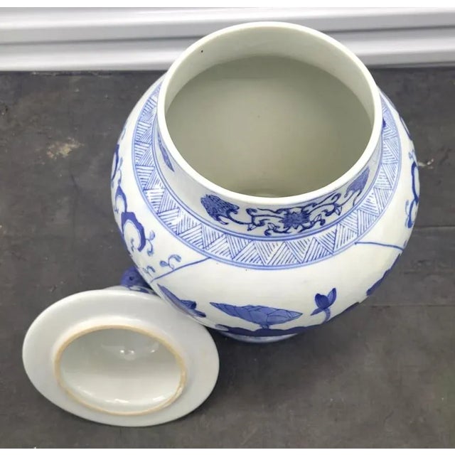 Vintage Blue and White Chinese Porcelain Temple Ginger Jar For Sale In Raleigh - Image 6 of 7