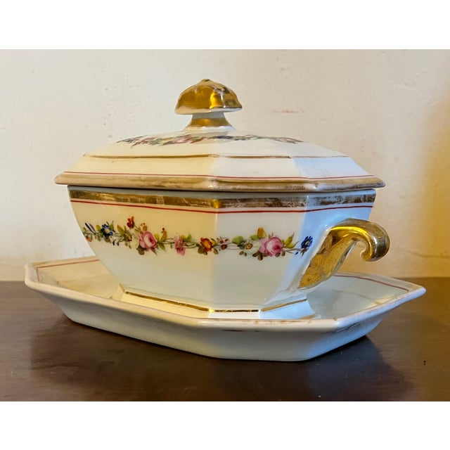 Ceramic Antique Early 19th Century French Empire Paris Porcelain Octagonal Sauce Tureen With Flower Garland Sprig Decoration For Sale - Image 7 of 16
