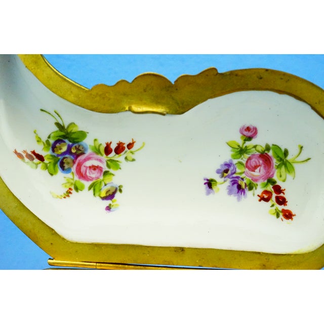 Porcelain Snuffbox Jewelry Box by Edme Samson Manufacturing, Sevres, 19th Century For Sale - Image 12 of 18