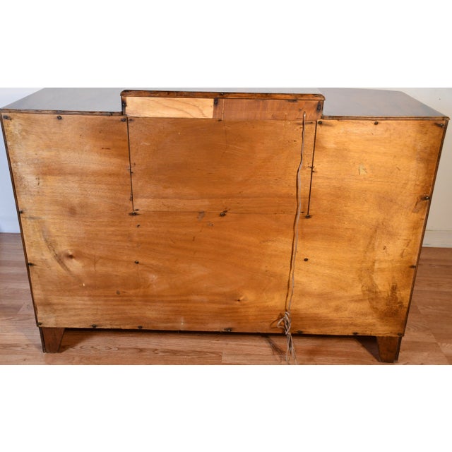 1930s Art Deco Walnut Bar / Cocktail Cabinet For Sale - Image 17 of 18