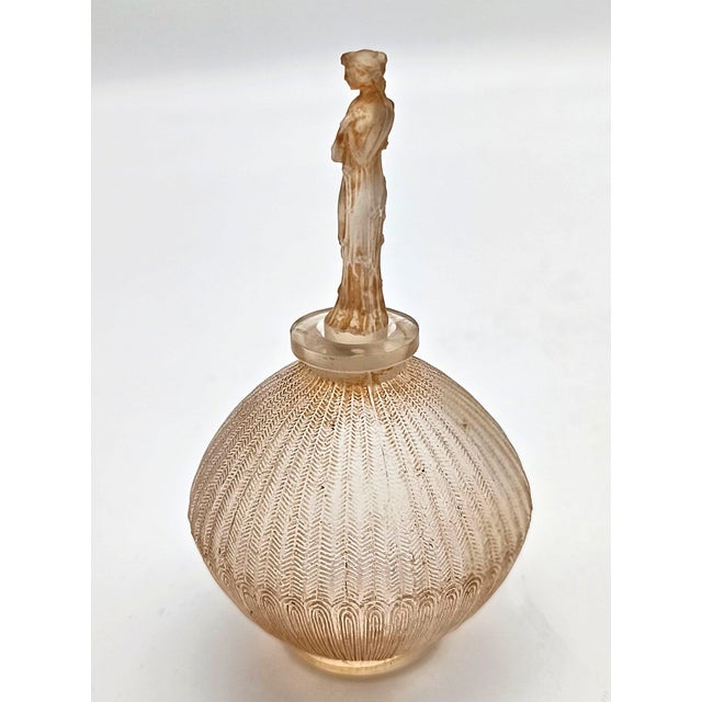 1920s Glass Perfume Bottle with Roses by René Lalique for Dorsay, 1914 For Sale - Image 5 of 11