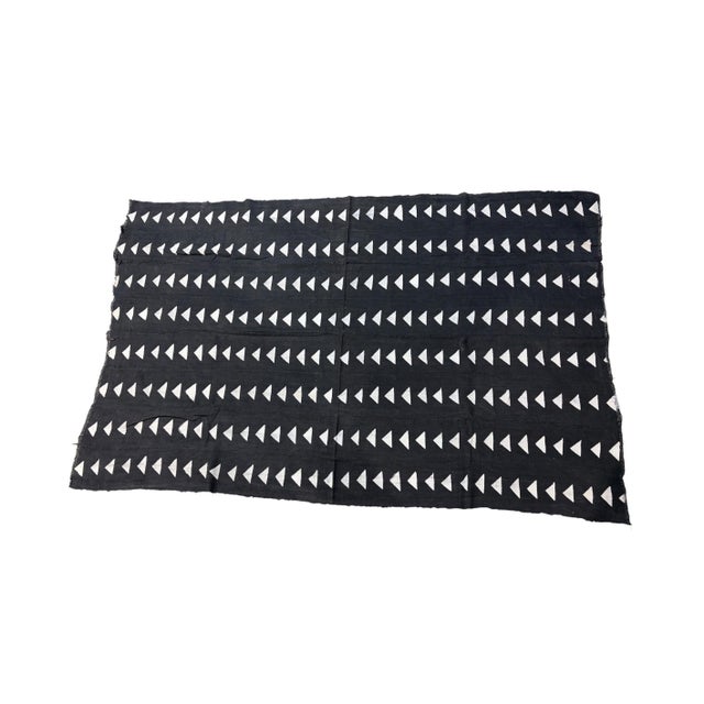 1980s Vintage African Black and White Mud Cloth Textile Mali 65" by 41" For Sale - Image 5 of 6
