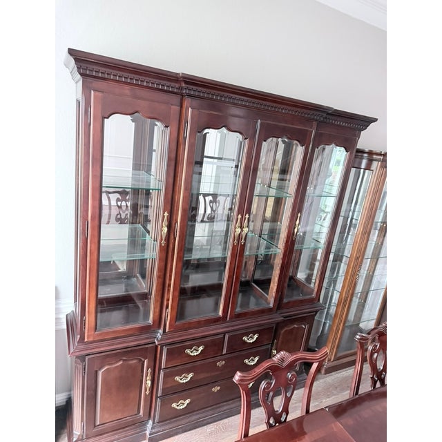 Chippendale Large Chippendale Mahogany China Cabinet – Mirrored Back, Glass Shelves For Sale - Image 3 of 11
