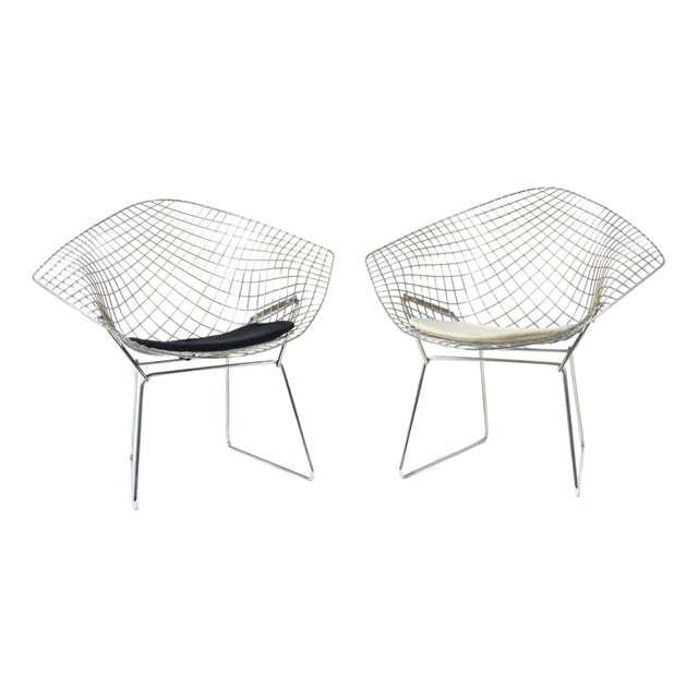 Wire 421 and 422 Diamond Chairs in Silver and Blue by Harry Bertoia for Knoll, 1970s, Set of 2 For Sale