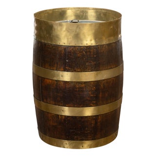 English Turn of the Century Oak Barrel with Brass Braces, circa 1900 For Sale