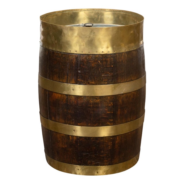 English Turn of the Century Oak Barrel with Brass Braces, circa 1900 For Sale