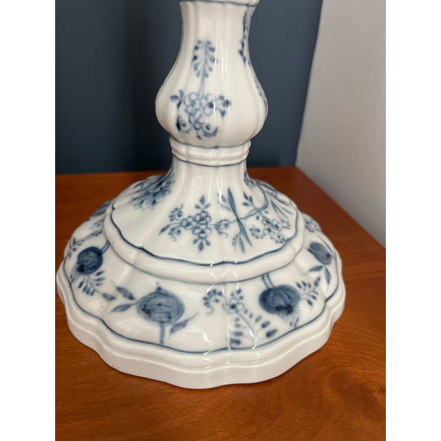 Meissen Porcelain 18th Century Meissen Blue Onion Candlestick Holder C. 1763-1774 For Sale - Image 4 of 12
