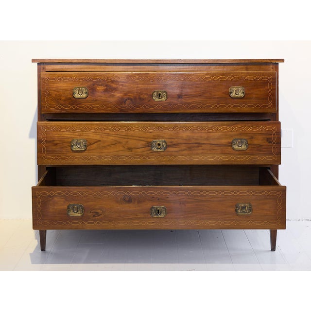 Brown Neoclassical Italian Walnut Commode With Inlaid Drawers, 19th Century For Sale - Image 8 of 15