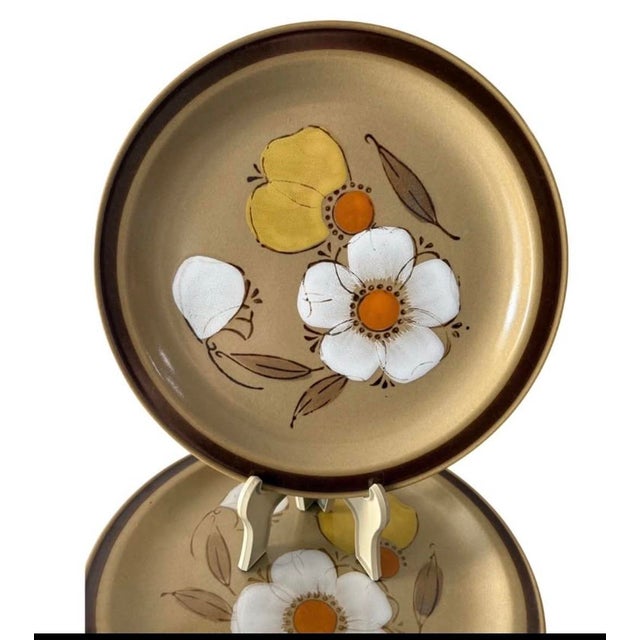 Mid-Century Modern Vintage Hearthside Dogwood Dinner Plates Stoneware Japan Hand Painted - Set of 6 For Sale - Image 3 of 12