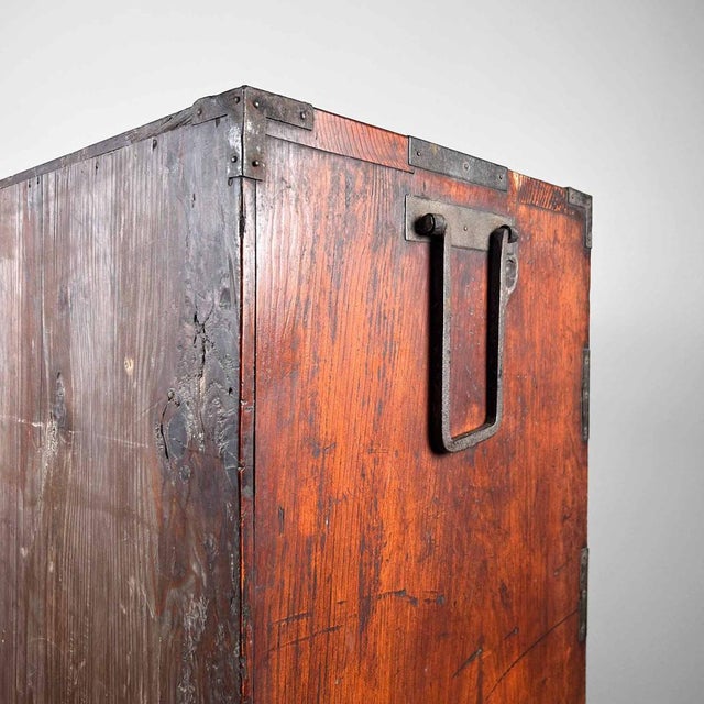 Japanese Traditional Kimono Tansu Chest of Drawers, 1890s For Sale - Image 5 of 18