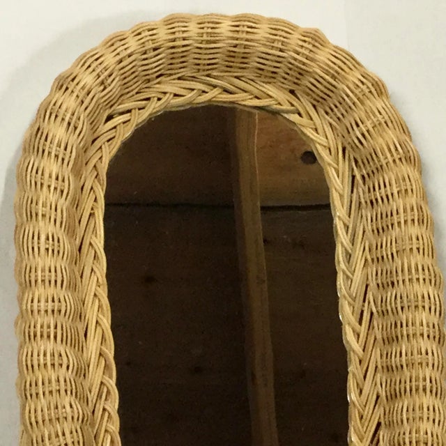 Mid-Century Coastal Boho Chic Hollywood Regency Natural Wicker Oval Wall Mirror For Sale - Image 4 of 8