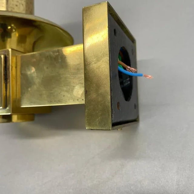 Minimalist Brass Theatre Wall Light Sconce in the style of Gio Ponti and Stilnovo, Italy, 1950s For Sale - Image 13 of 18
