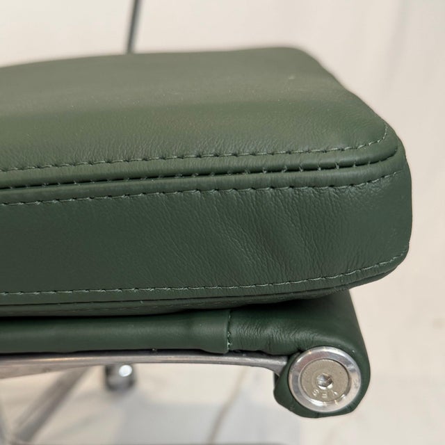Green Herman Miller Eames Aluminum Group Soft Pad Management Chair – Green Leather For Sale - Image 8 of 9