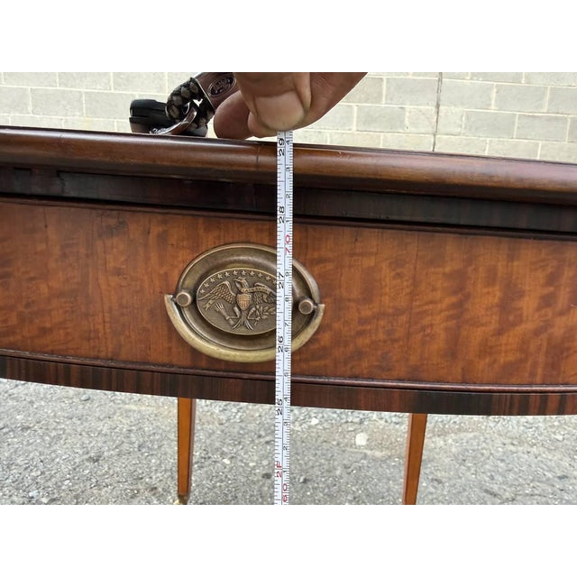 Brown Vintage Federal-Style Burled Wood Pembroke Drop Leaf Side Table For Sale - Image 8 of 18