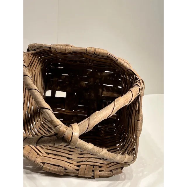 French Market Basket With Tall Handle For Sale In Chicago - Image 6 of 7