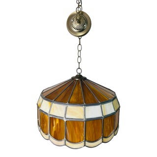 Mid 20th Century Caramel & Cream Swirls Slag Stained Glass Hanging Lamp Chandelier For Sale