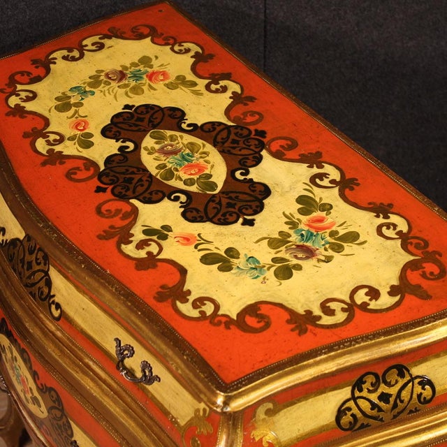 1960s Small 20th Century Tuscan Lacquered Dresser, 1960s For Sale - Image 5 of 13