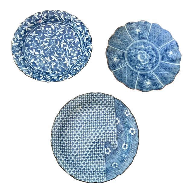 Vintage Blue and White Scalloped Japanese Dishes Set of Three For Sale