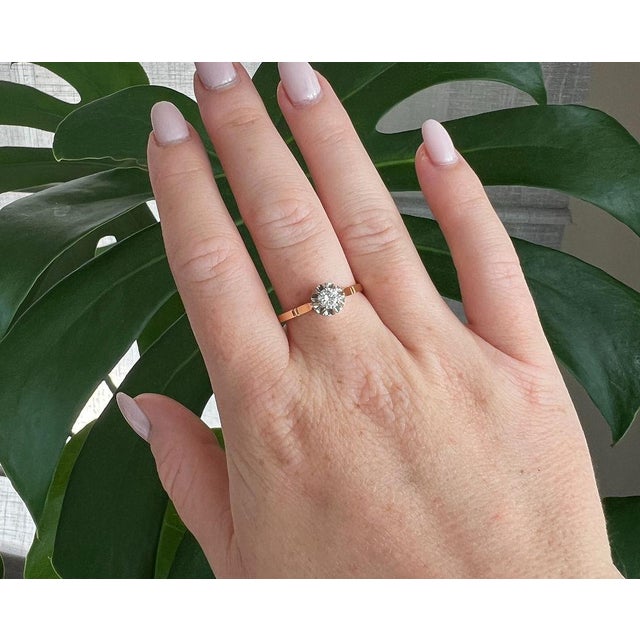 1970s Vintage Solitaire Ring in Platinum & Gold, VVS F/G Diamonds, Size 10.5 For Sale - Image 4 of 5