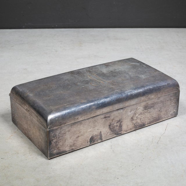 Monogrammed "M" Silver Plated Cigarette Box c.1950 For Sale - Image 4 of 9