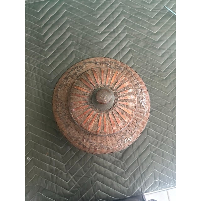 Antique Chinese Handwoven Bamboo Lidded Jar With Floral Decoration, Early 20th Century For Sale - Image 4 of 9