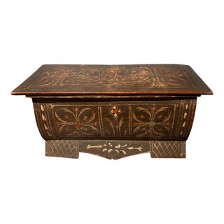 Tuscan Chest in Lacquered and Decorated Wood For Sale