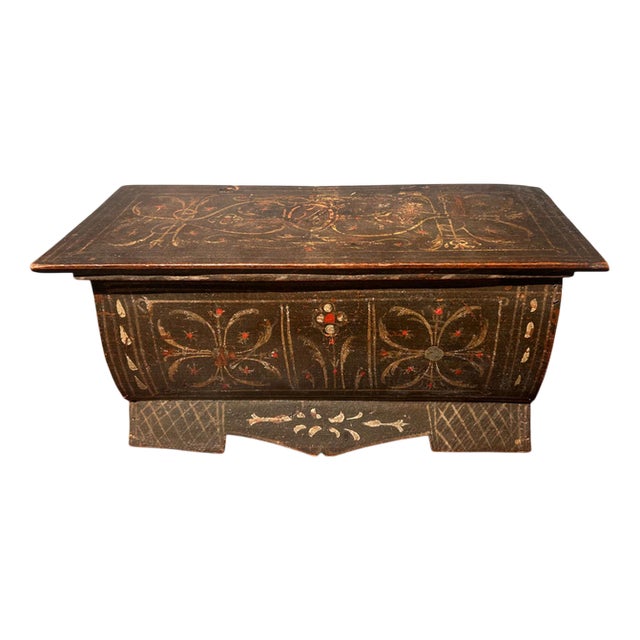 Tuscan Chest in Lacquered and Decorated Wood For Sale