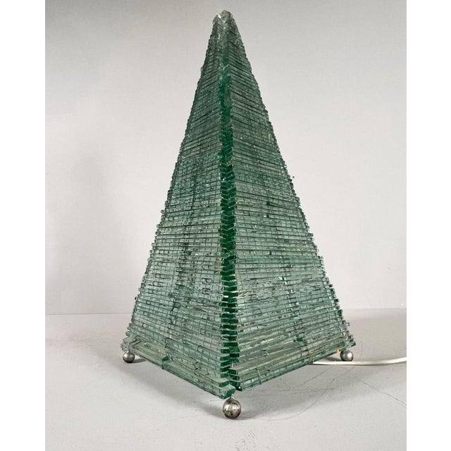 Sculptural Pyramid Table Lamp in Glass, France, 1970s For Sale - Image 6 of 18