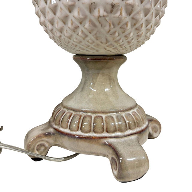 Mid 20th Century Mid-Century Modern White Ceramic Pineapple Pedestal Lamp - Single For Sale - Image 9 of 10