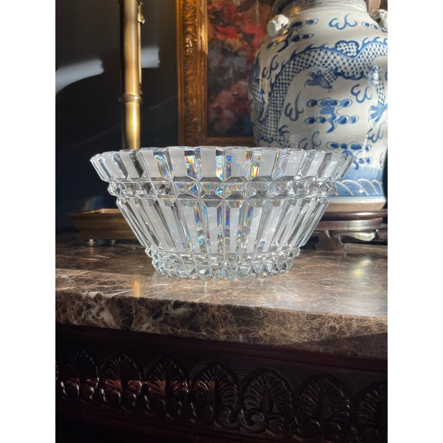 Transparent Late 20th Century Sparkling Cut Glass Bowl Engraved With Masculine Fluted Geometric Pattern and Etched Grid Motif For Sale - Image 8 of 11