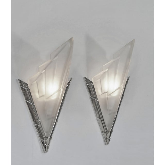 Art Deco A Pair of French Art Deco Wall Sconces by Degue & Jamain 1930s France For Sale - Image 3 of 14