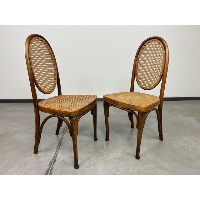Thonet chairs no.567 by Otto Prutscher for Café Heinrichshof in very nice original condition with signs of use. This piece...