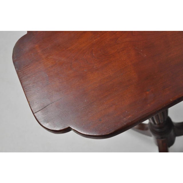 Antique American Sheraton Mahogany Tilt Top Side Tea Table Candle Stand For Sale In Philadelphia - Image 6 of 12