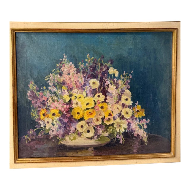 Traditional Floral Still Life Oil Panting in Gilt Wood Frame For Sale