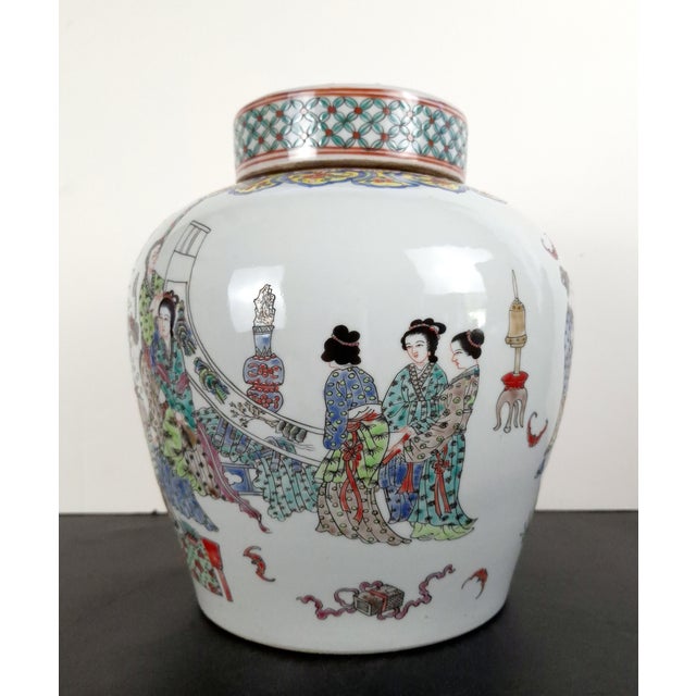 Chinese A Large Chinese Porcelain Court Ladies Garden Scene Lidded Jar For Sale - Image 3 of 8