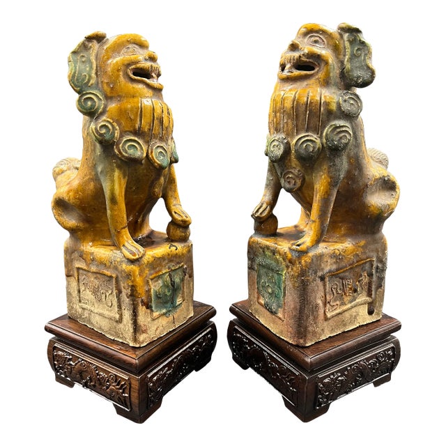 Early 20th Century Pair of Terra Cotta Foo Dogs For Sale