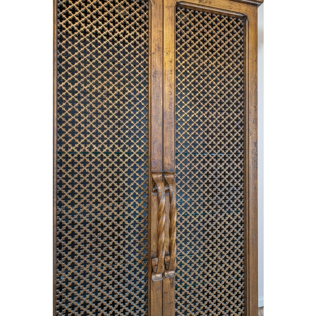 1960s 1960s Gold Leaf Finish Wood Cabinet With Carved Lattice Doors and Glass Shelving For Sale - Image 5 of 7