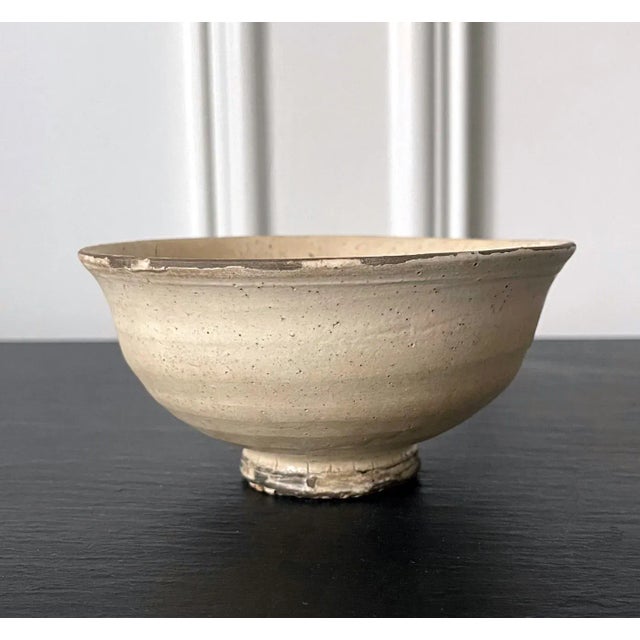Beige Antique Korean Ceramic Komogai Chawan with Tamagode Glaze For Sale - Image 8 of 13
